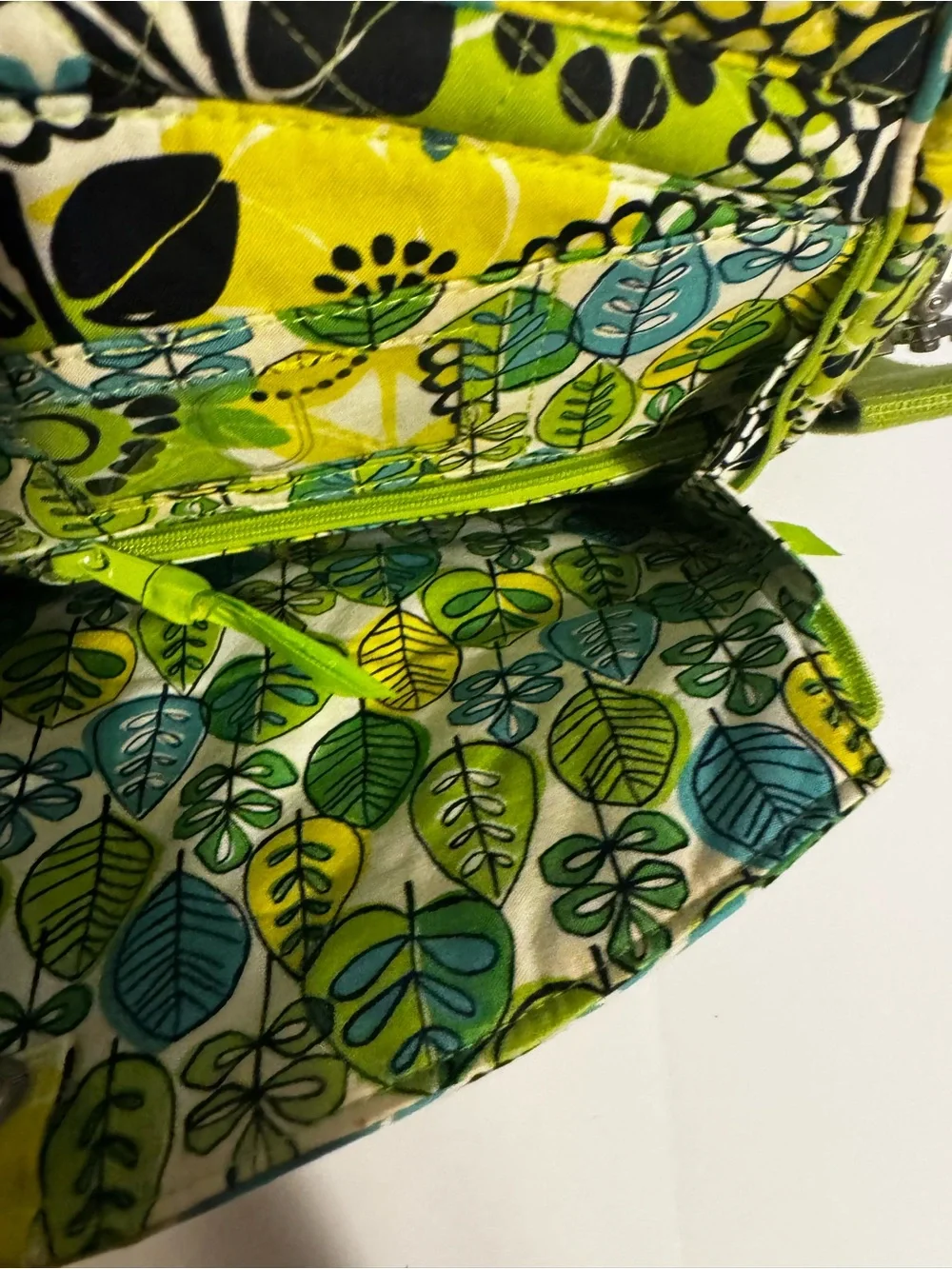 Vera Bradley Retired LIME’S UP Messenger/Lap Top Bag Green/Yellow/ White Padded